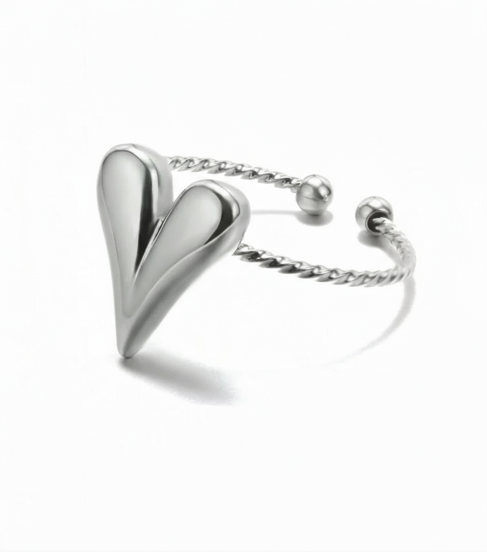 Single heart ring
