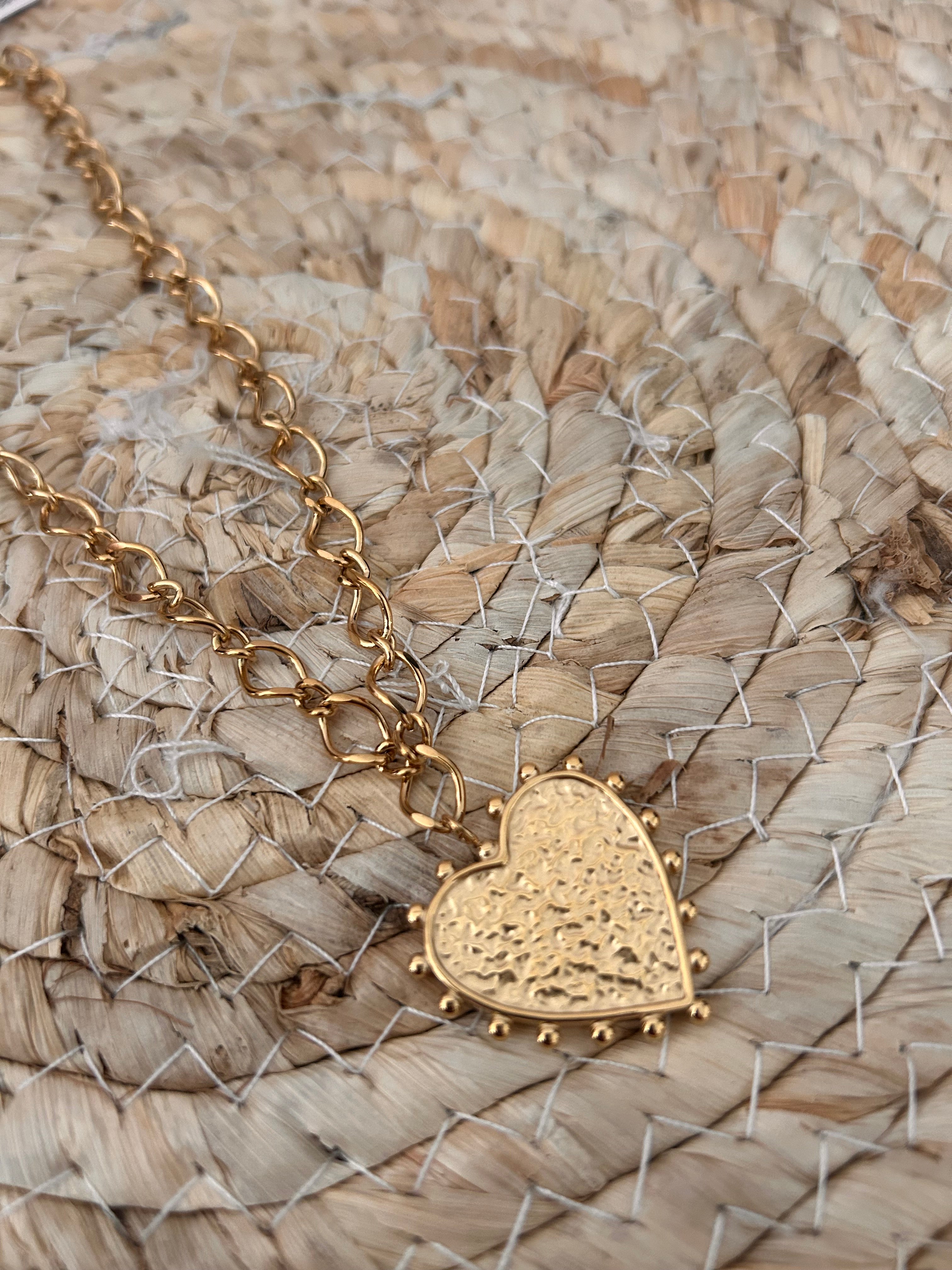 Trendy heart necklace