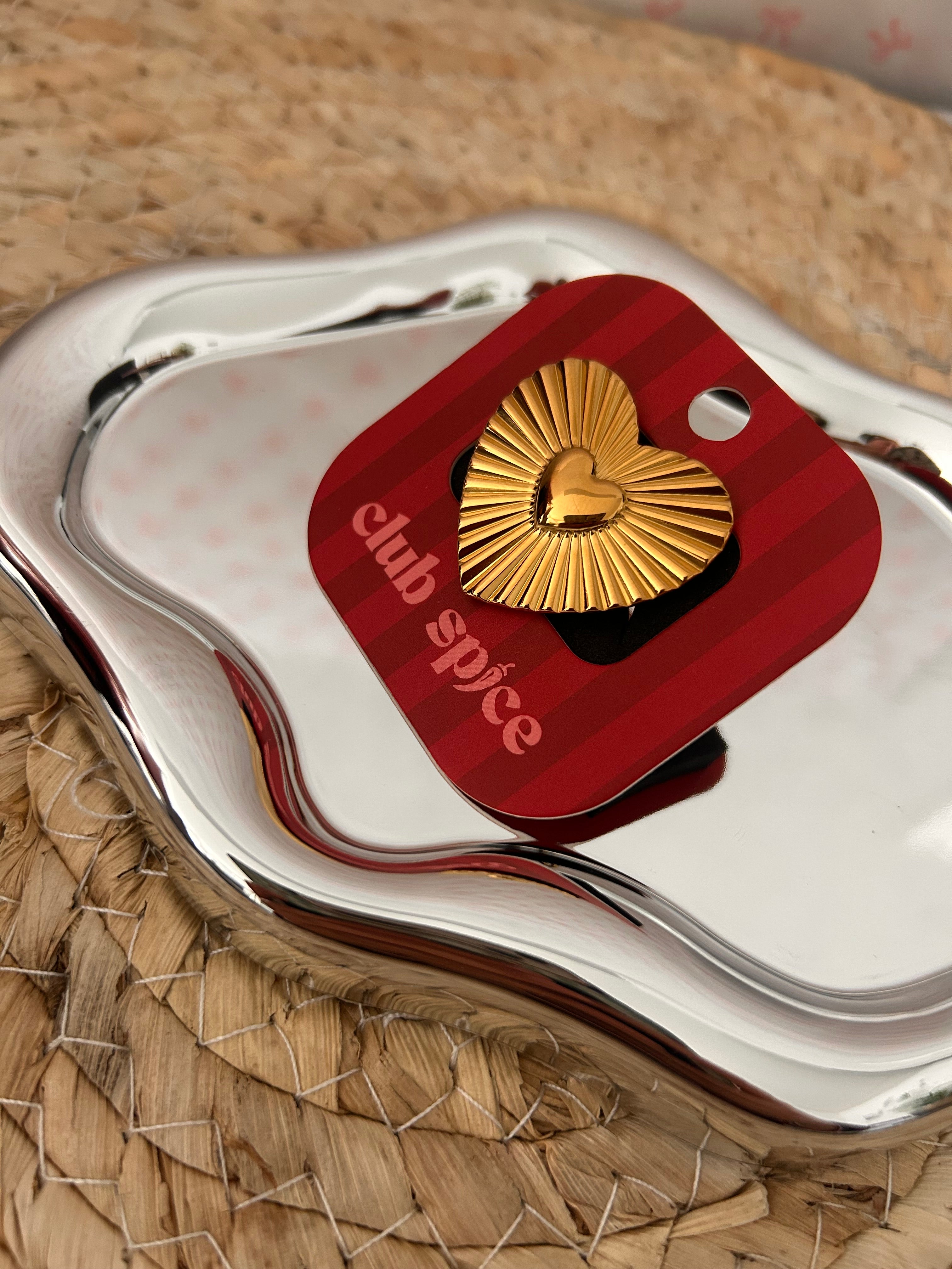 Statement riple heart ring