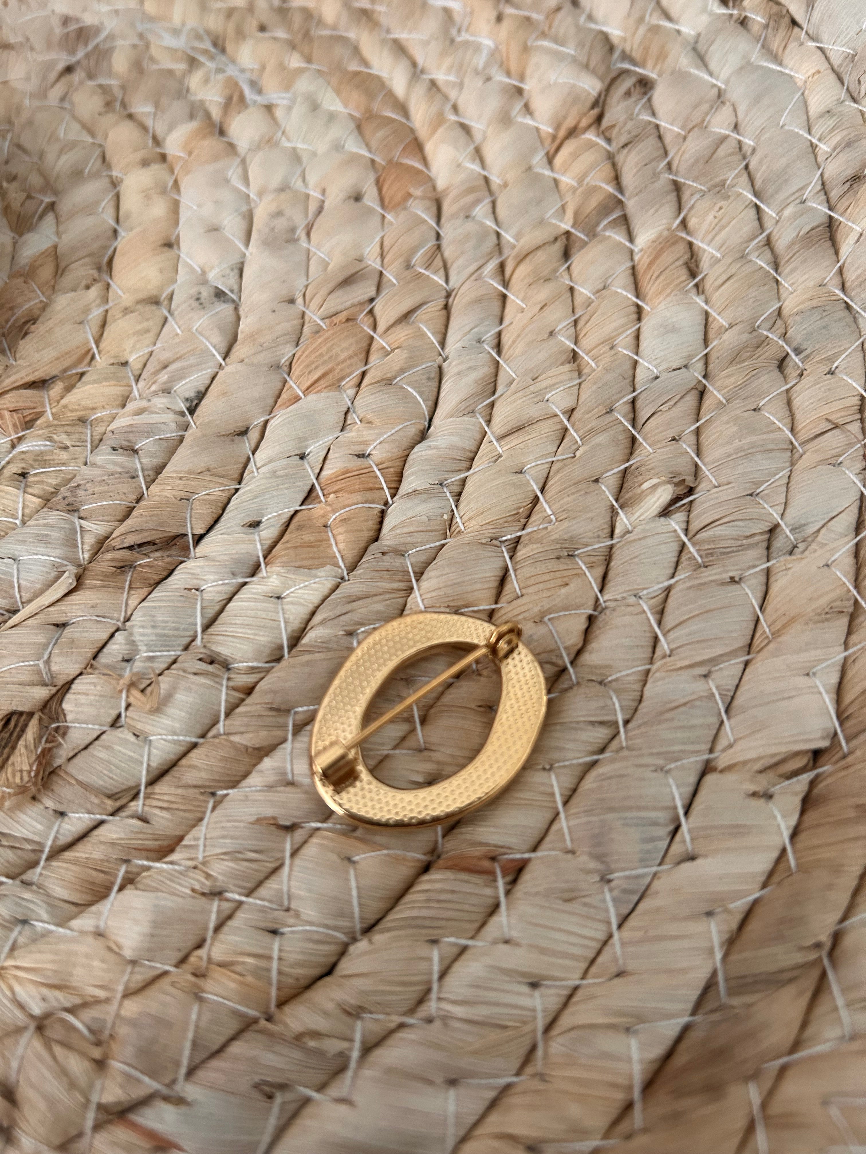 Broche oval gold