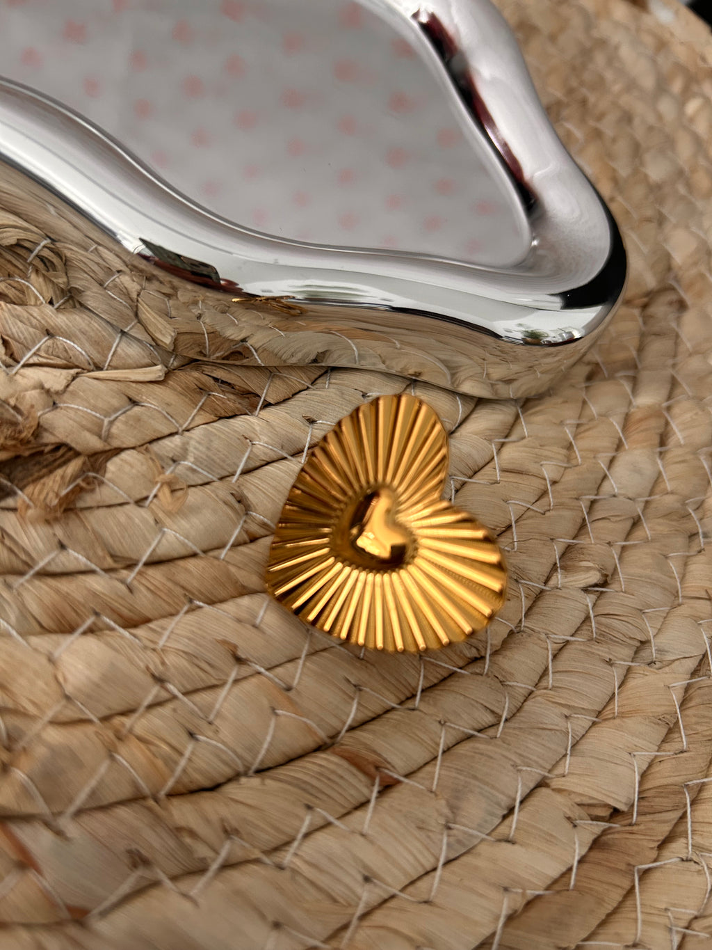 Statement riple heart ring