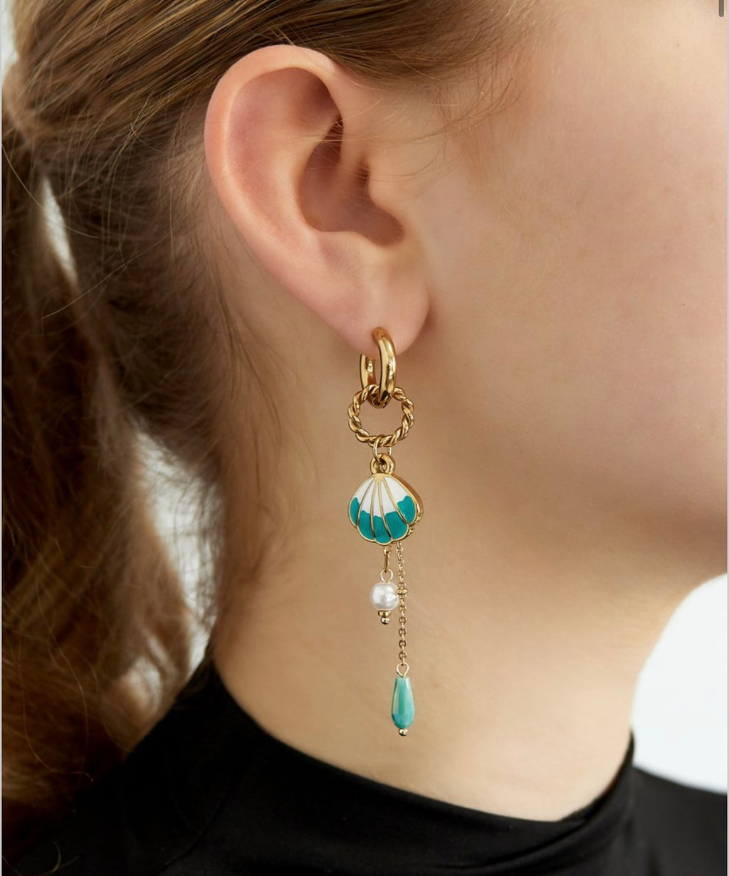 Shell earrings